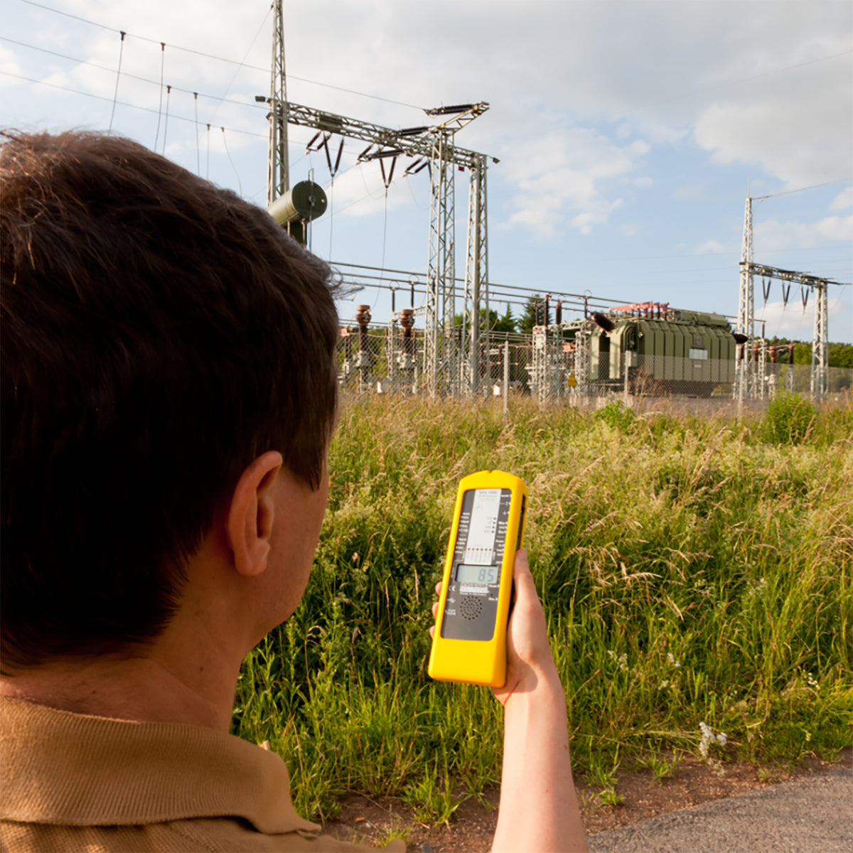 Low Frequency EMF ANALYSER with 3 Dimensional magnetic sensor and data logger: NFA1000 (Price by quotation)